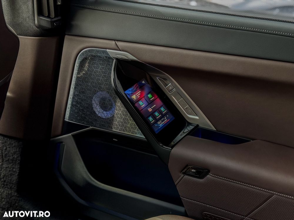 BMW M7 M760e xDrive - 32