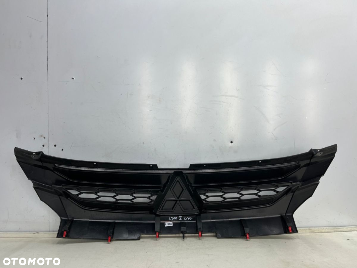 Atrapa Mitsubishi L200 5 V 19r.- grill przednia maskownica znaczek 7450B264 - 13