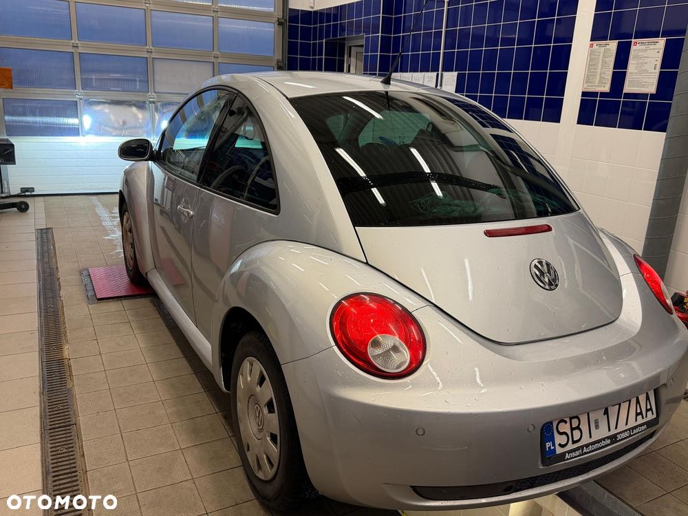Volkswagen New Beetle - 3