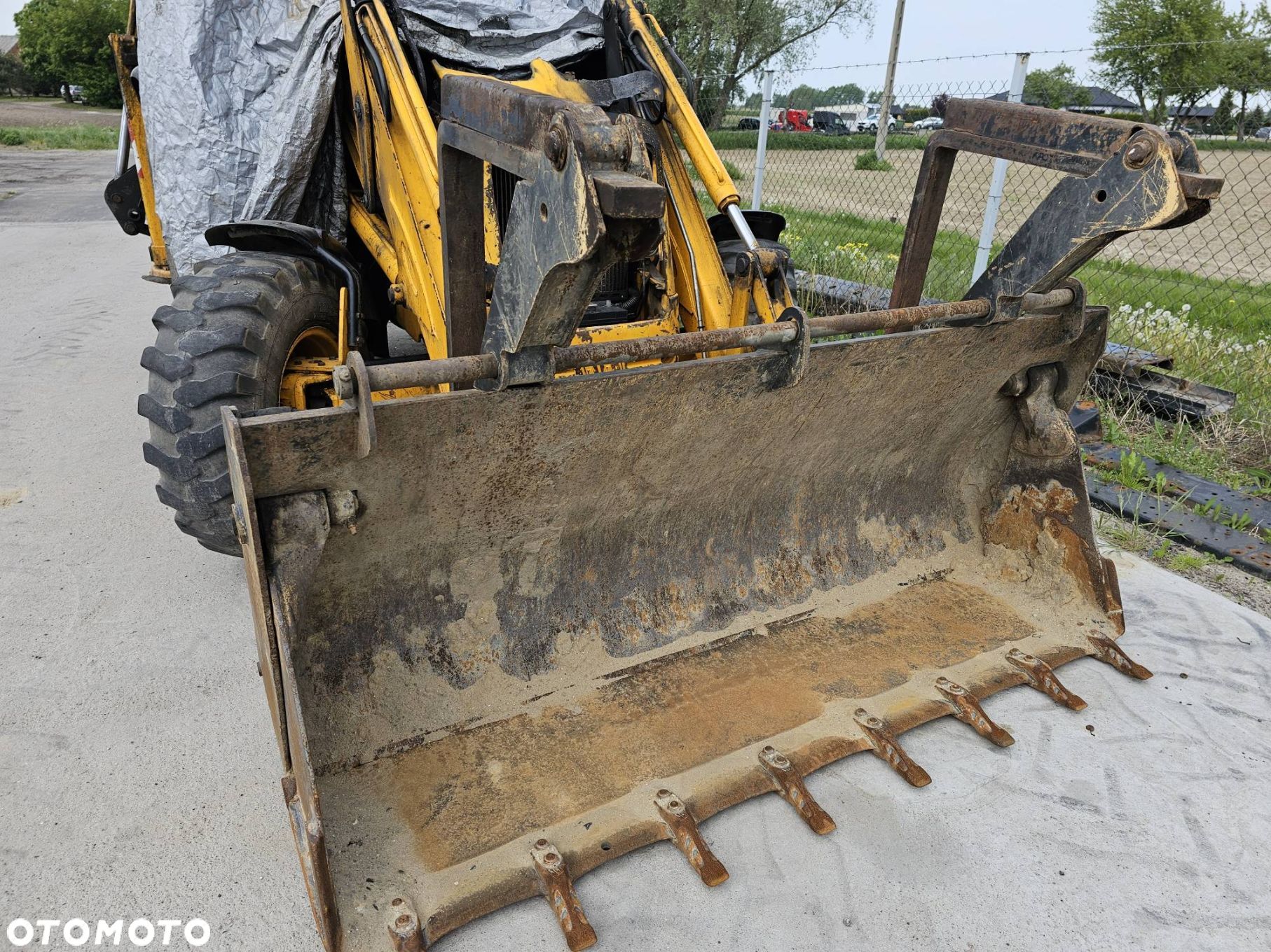 ŁYŻKA ŁADOWARKA JCB 3CX WIDŁY KROKODYL - 1
