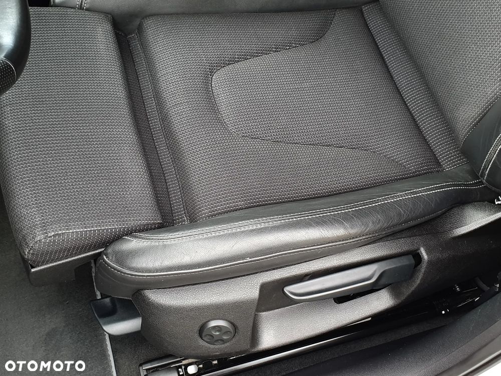 Audi A4 Avant 2.0 TDI DPF S line Sportpaket - 24