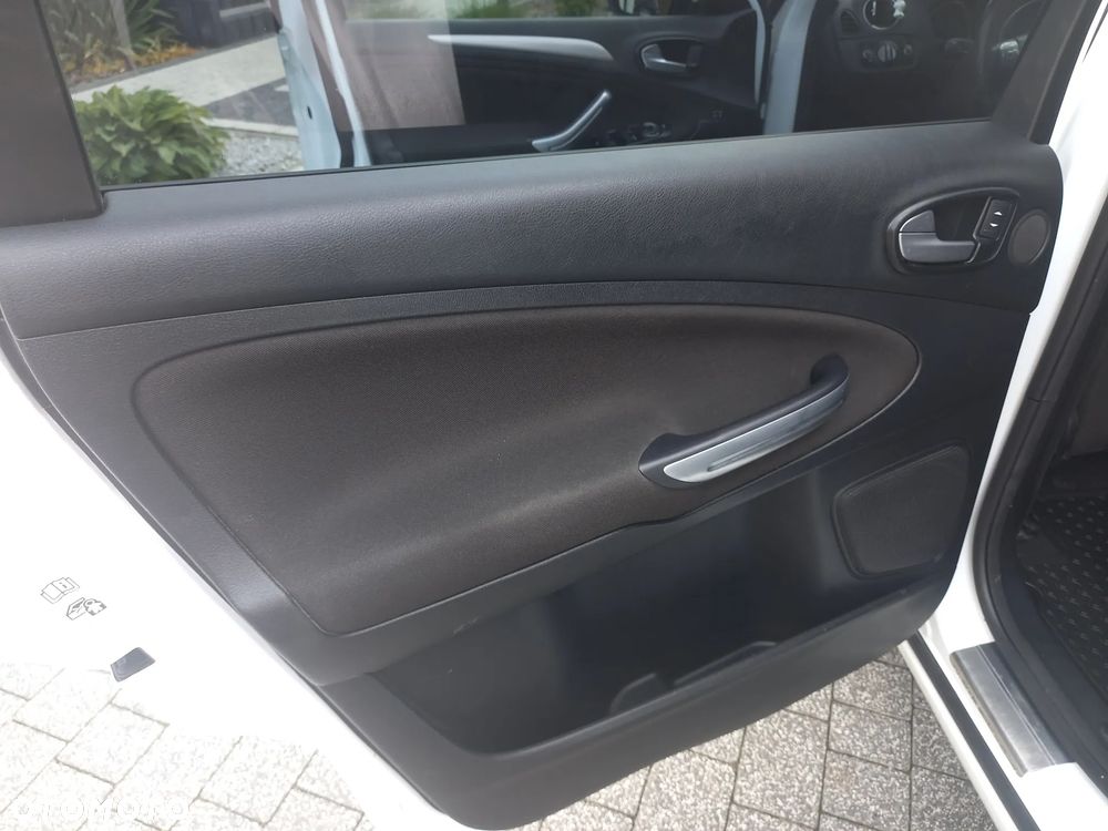 Ford S-Max 2.0 TDCi DPF Business Edition - 22