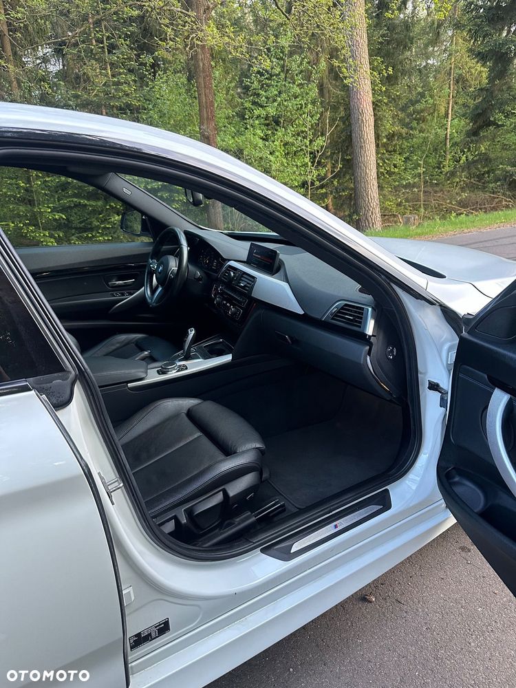 BMW Seria 3 320d M Sport - 12