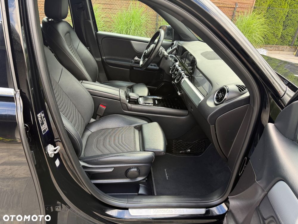 Mercedes-Benz GLB 200 7G-DCT - 40