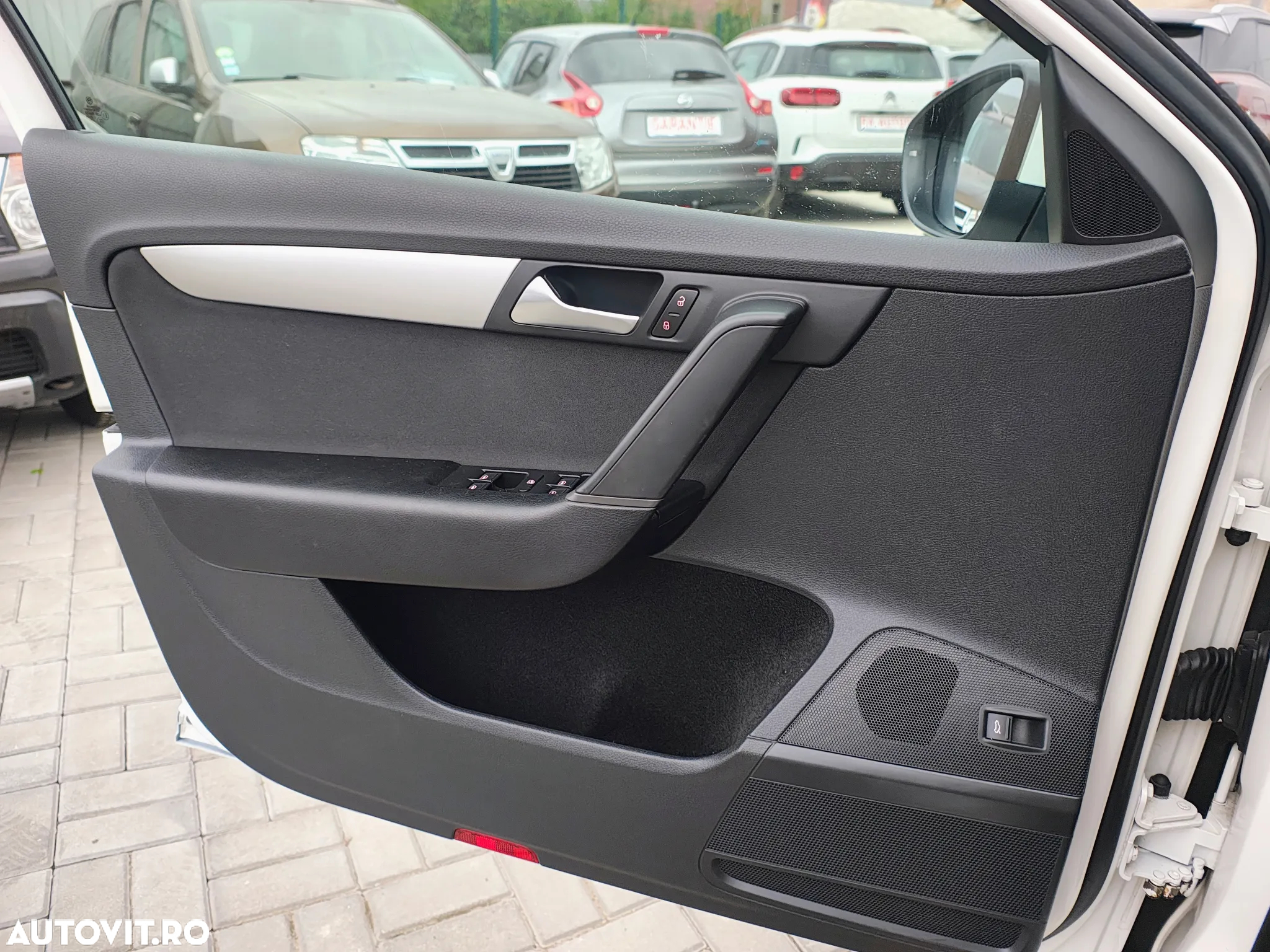 Volkswagen Passat Variant 2.0 Blue TDI SCR Comfortline - 13