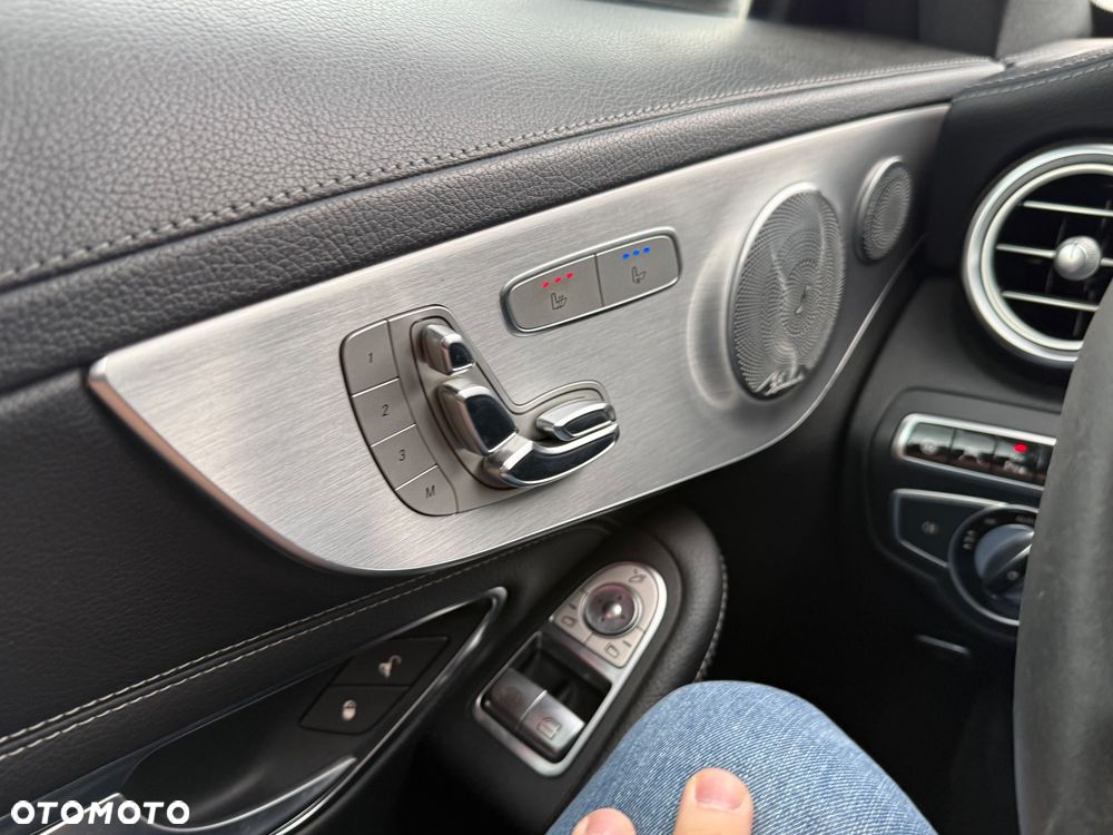Mercedes-Benz Klasa C AMG 43 4Matic 9G-TRONIC - 34