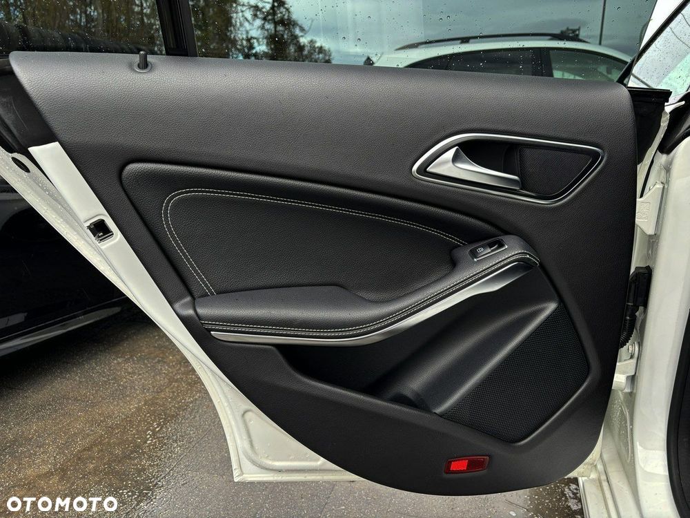 Mercedes-Benz CLA 200 AMG Line - 20