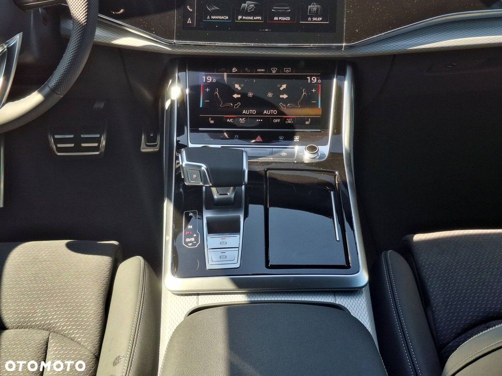 Audi Q8 - 16
