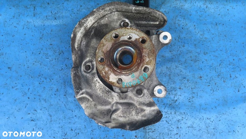 Zwrotnica Piasta Przód Lewa lub Prawa BMW 2 F45 6870837 6870838 - 2