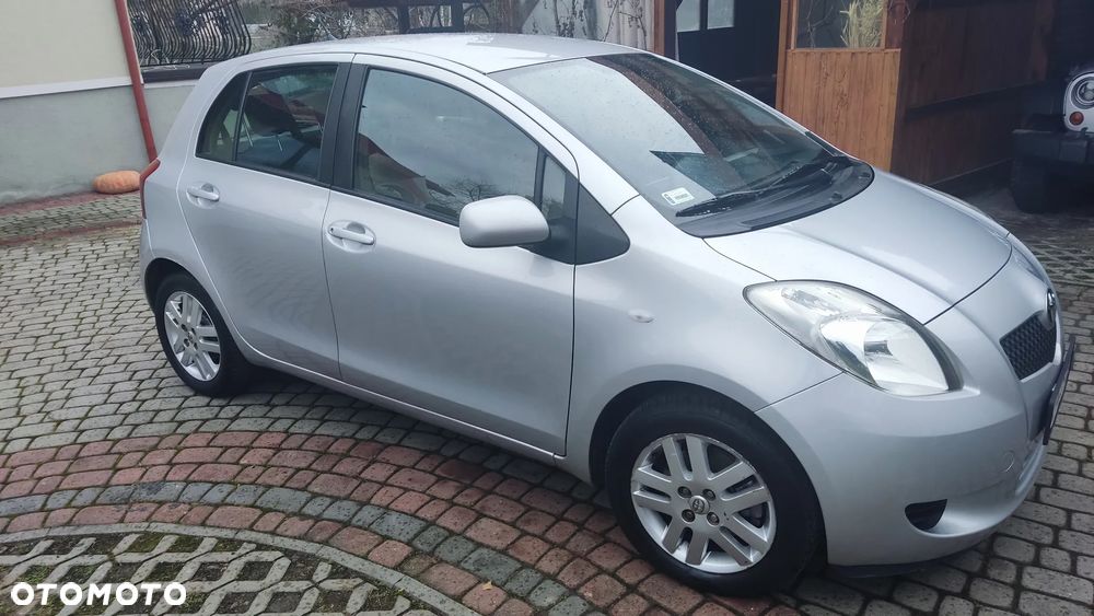 Toyota Yaris - 2