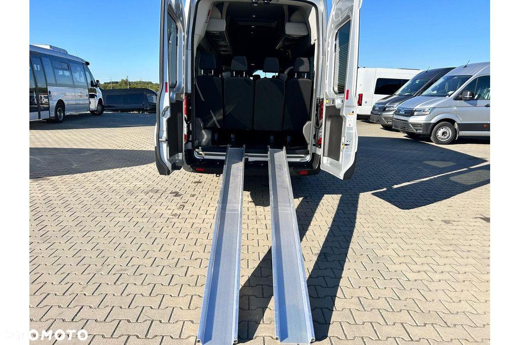 Ford Transit - 13