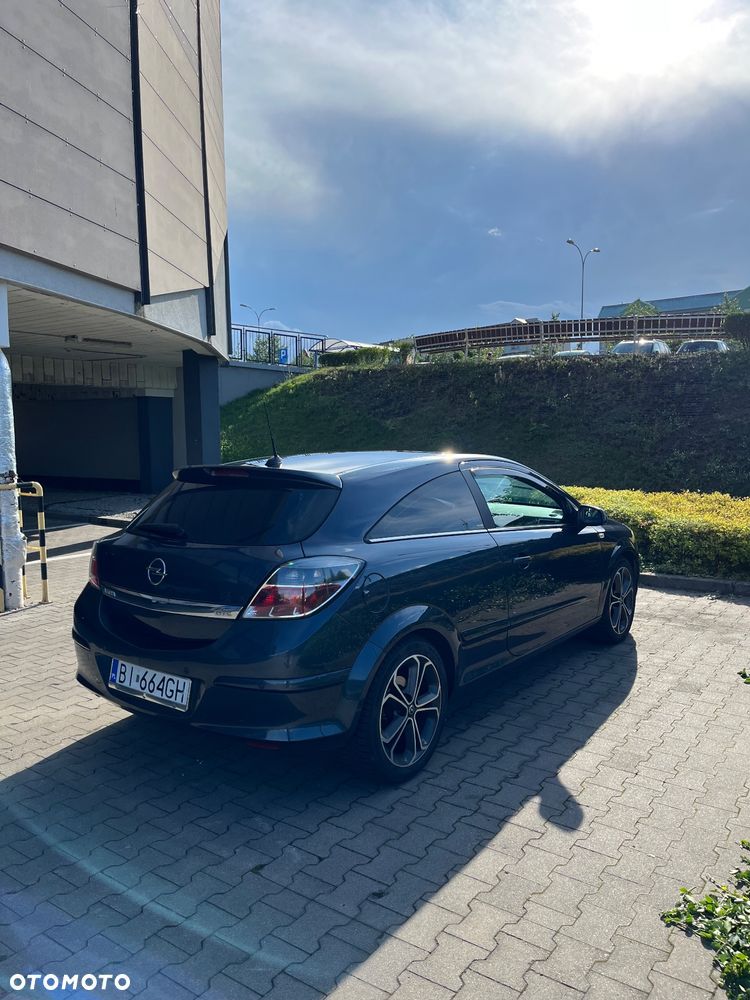 Opel Astra III GTC 1.6 Sport - 10