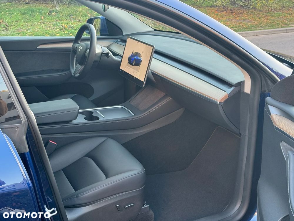 Tesla Y Model Long Range Dual Motor AWD - 17