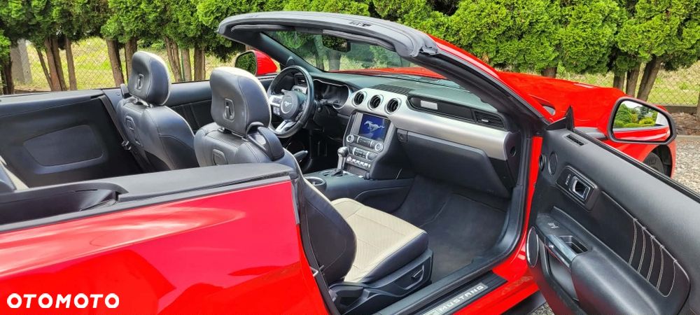 Ford Mustang - 7