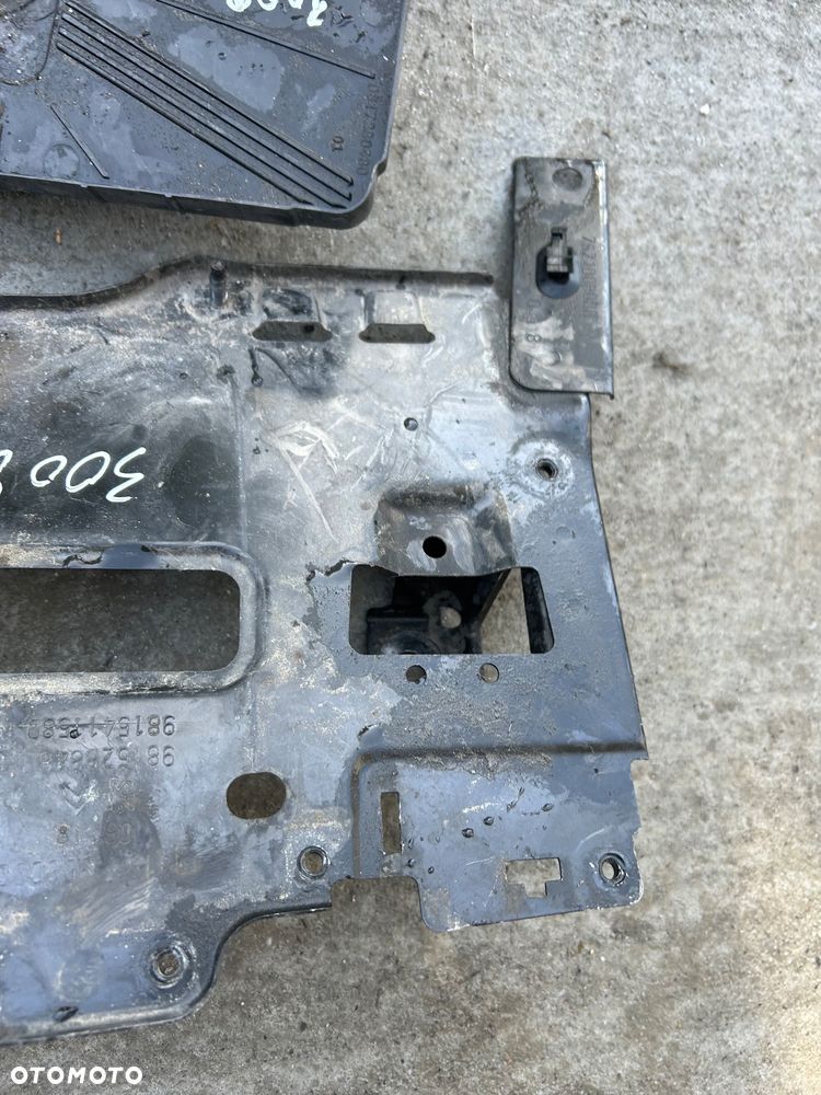 Peugeot 3008 II podstawka pod akumulator C5 Aircross - 2