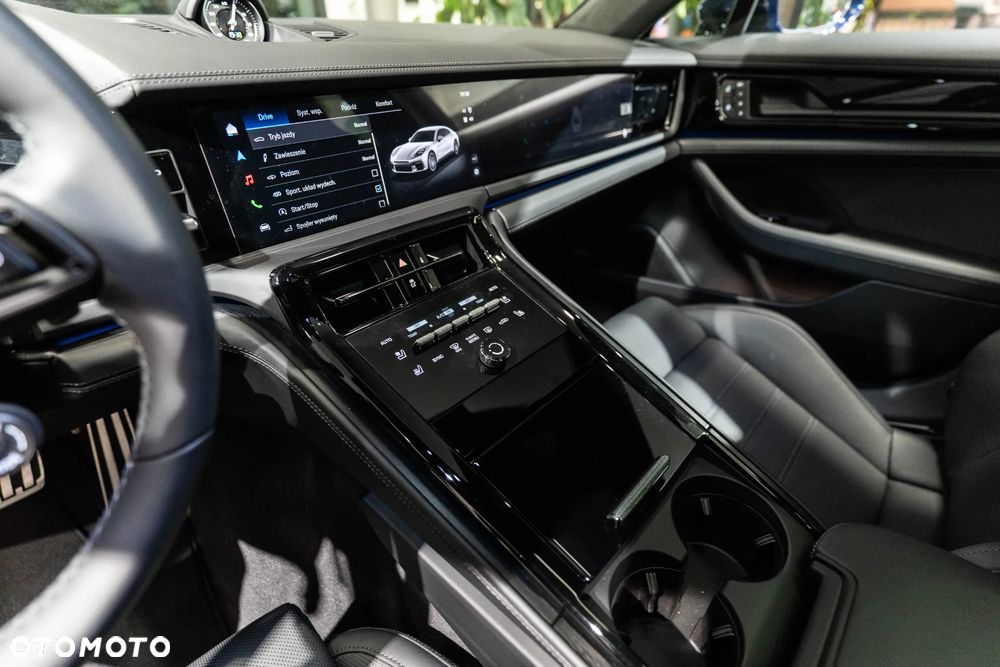 Porsche Panamera - 27