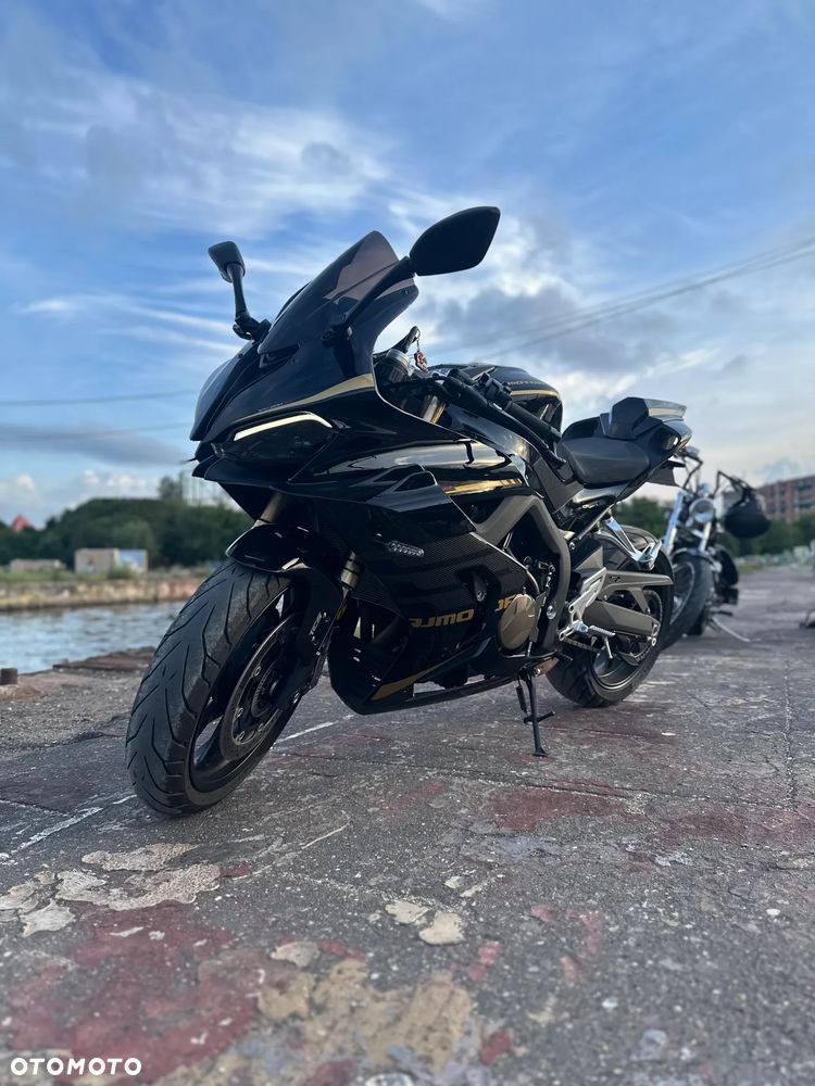QJMOTOR SRK 800RR - 13