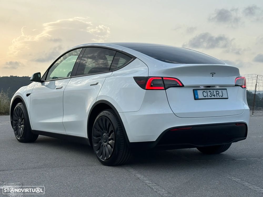 Tesla Model Y Long-Range RWD - 8