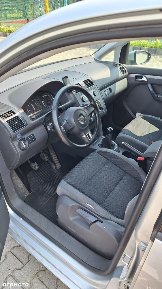 Volkswagen Touran - 5