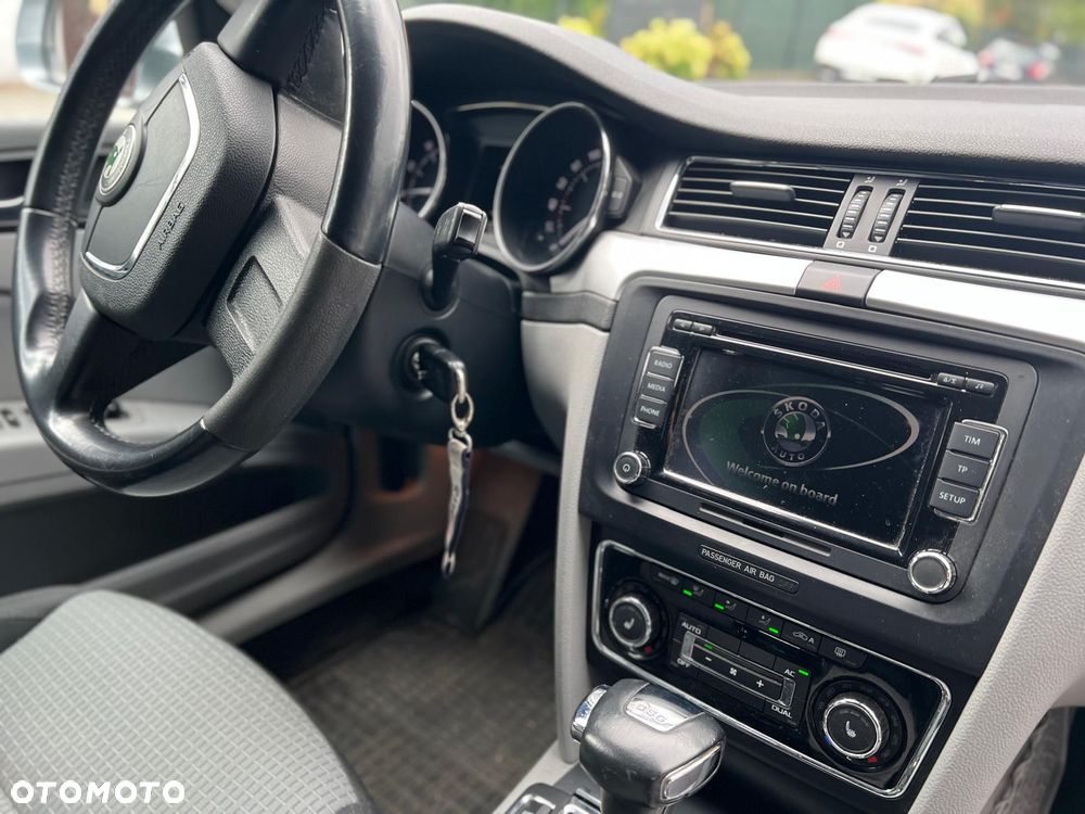 Skoda Superb 1.8 TSI Ambition DSG - 32
