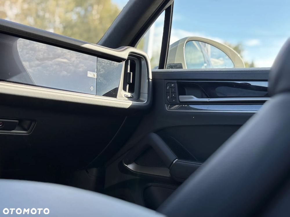 Porsche Cayenne Turbo E-Hybrid PHEV - 19