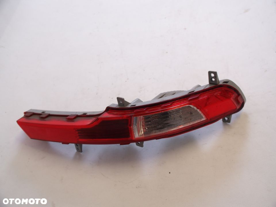 Kia Sportage 11-16r lampa prawa tylna uszkodzona - 1