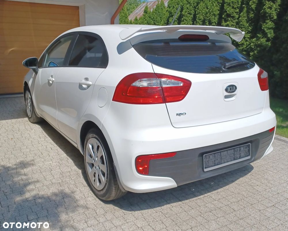 Kia Rio - 10
