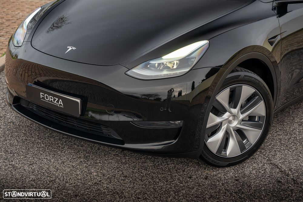 Tesla Model Y Long Range Dual Motor AWD - 16