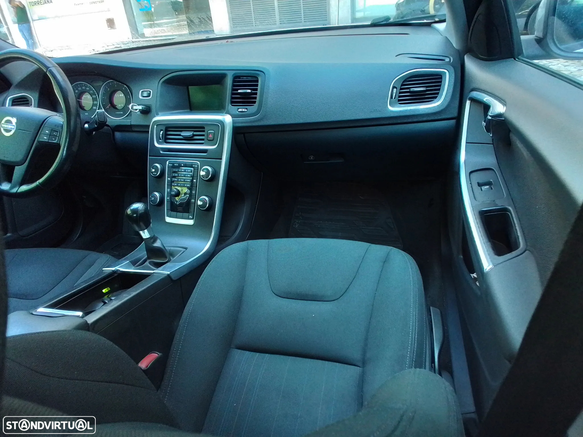Volvo S60 2.0 D3 Momentum Start/Stop - 16