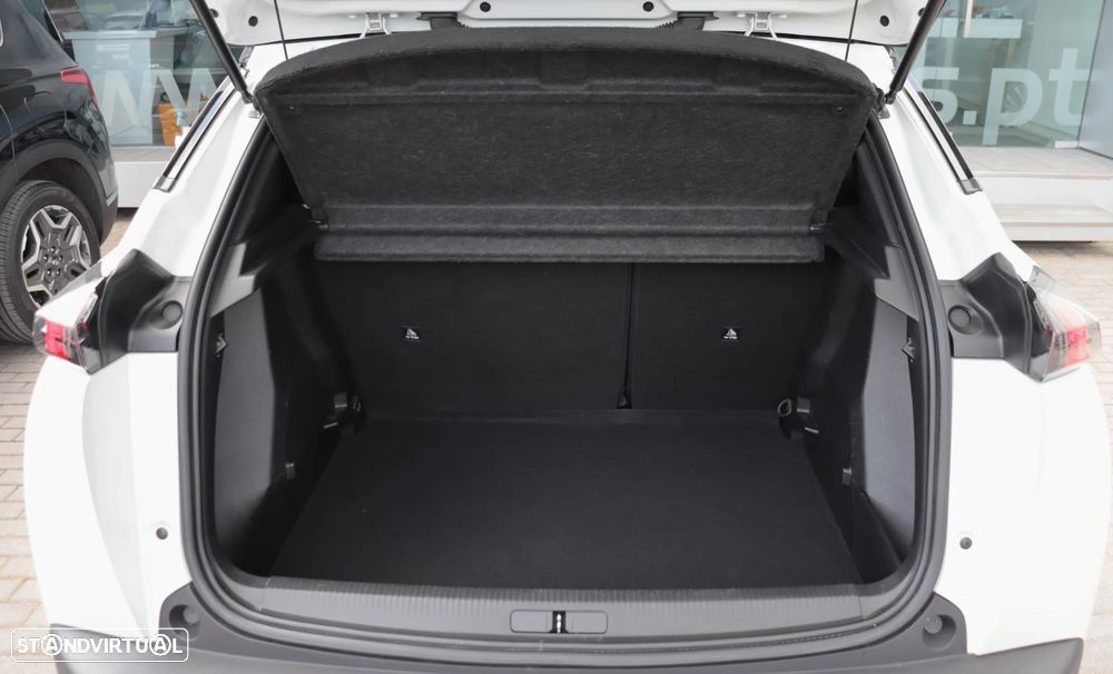 Peugeot 2008 1.2 PureTech GT EAT8 - 39