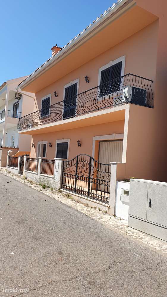 Moradia isolada T5 com jardim e garagem em Alte - Grande imagem: 4/6
