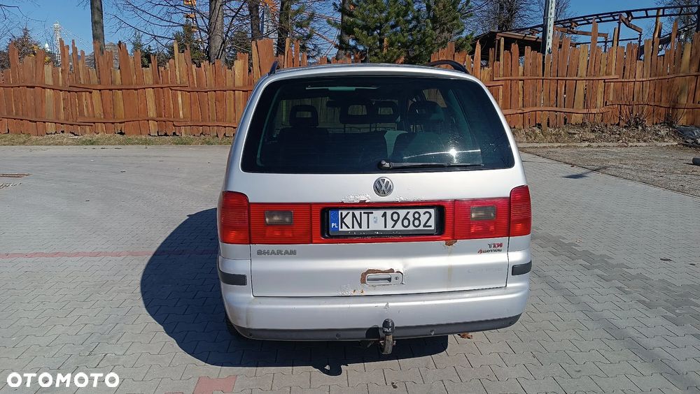 Volkswagen Sharan 1.9 TDI Comfortline - 6