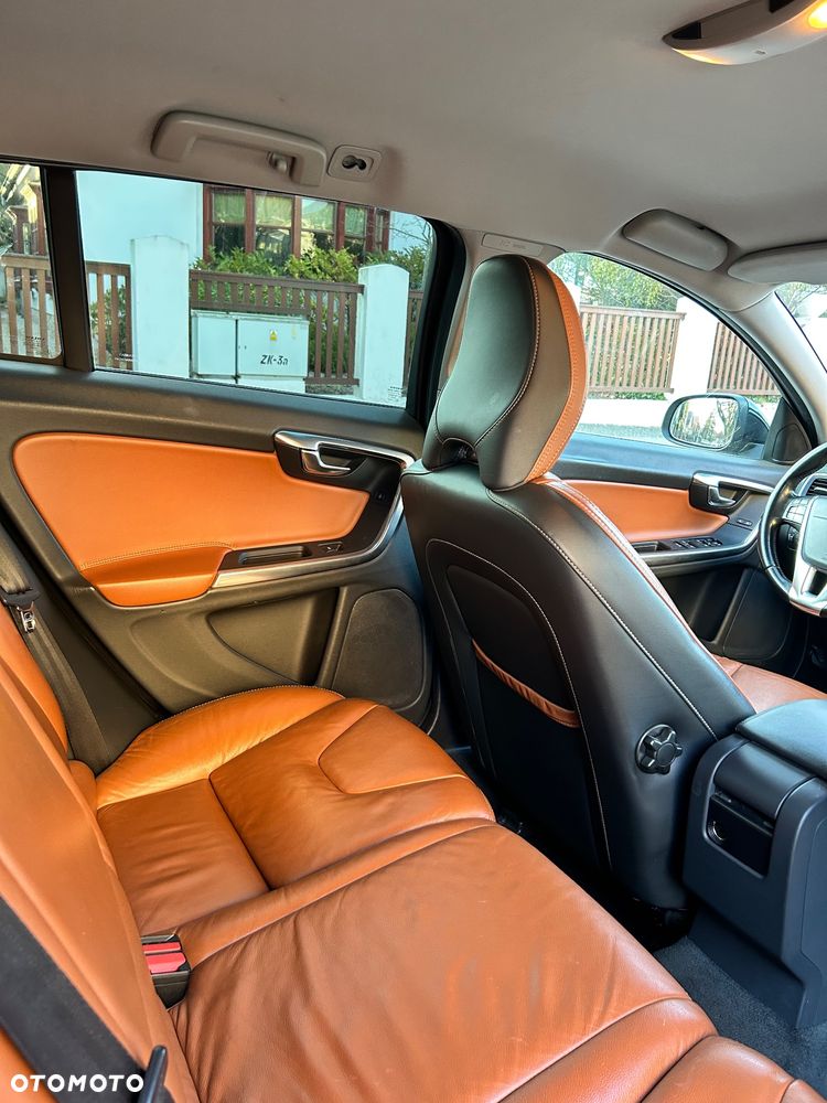 Volvo V60 D3 Summum - 14