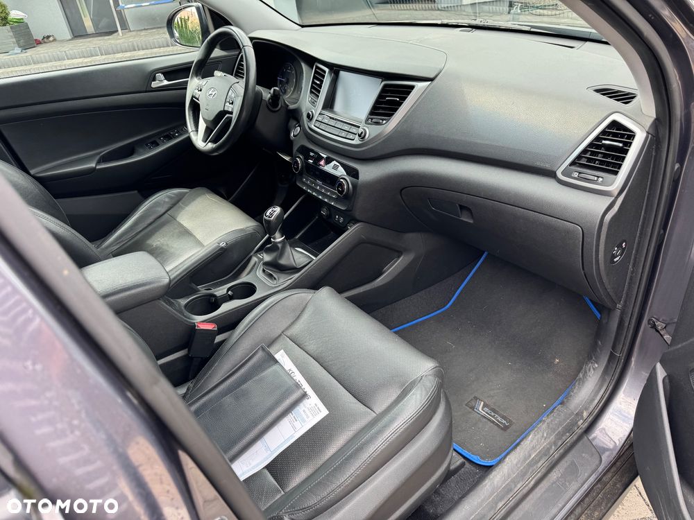 Hyundai Tucson 1.7 CRDI BlueDrive Comfort 2WD - 11