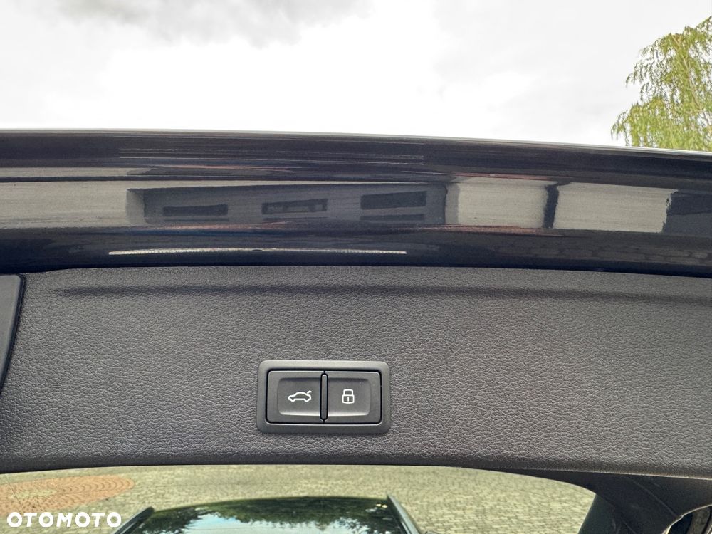Audi A4 Avant 35 TDI S tronic S line - 33