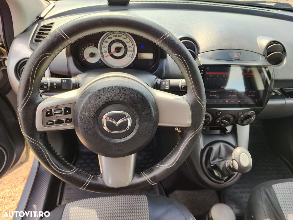 Mazda 2 - 3