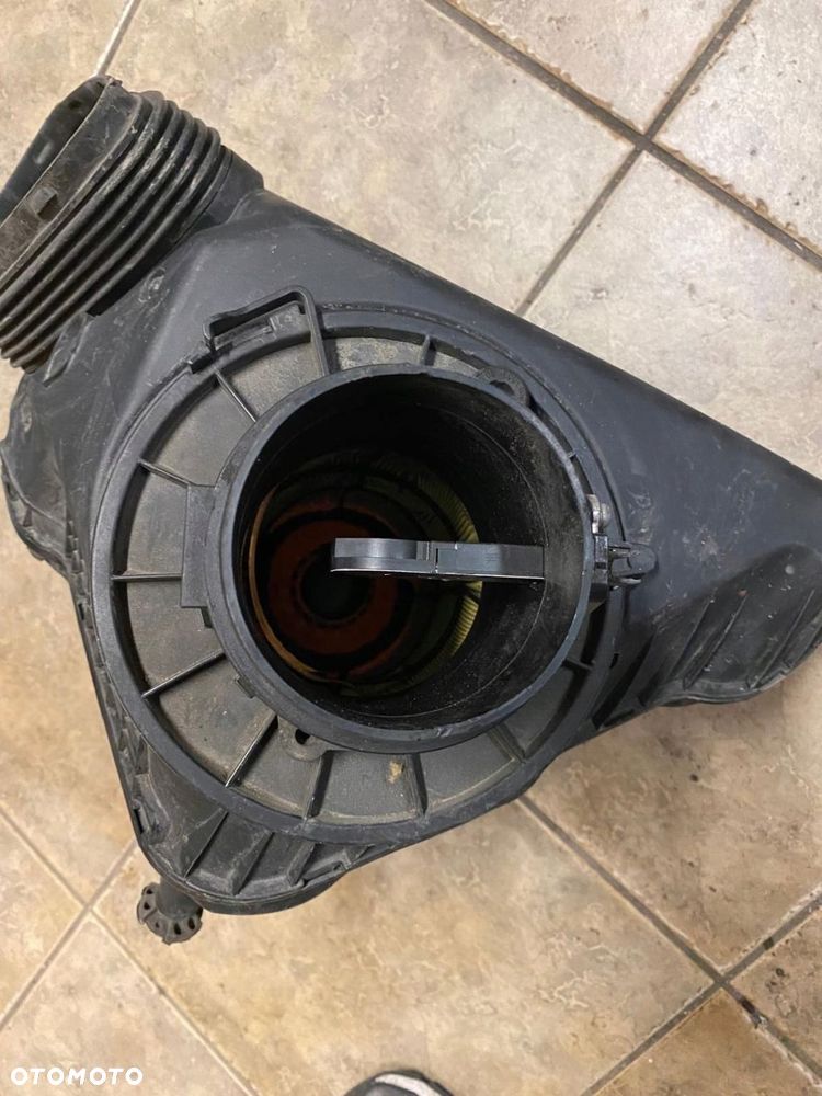 obudowa filtra powietrza audi a6 4g0133838ac - 3