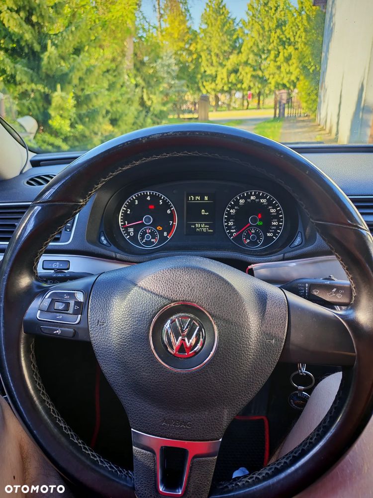 Volkswagen Passat - 21