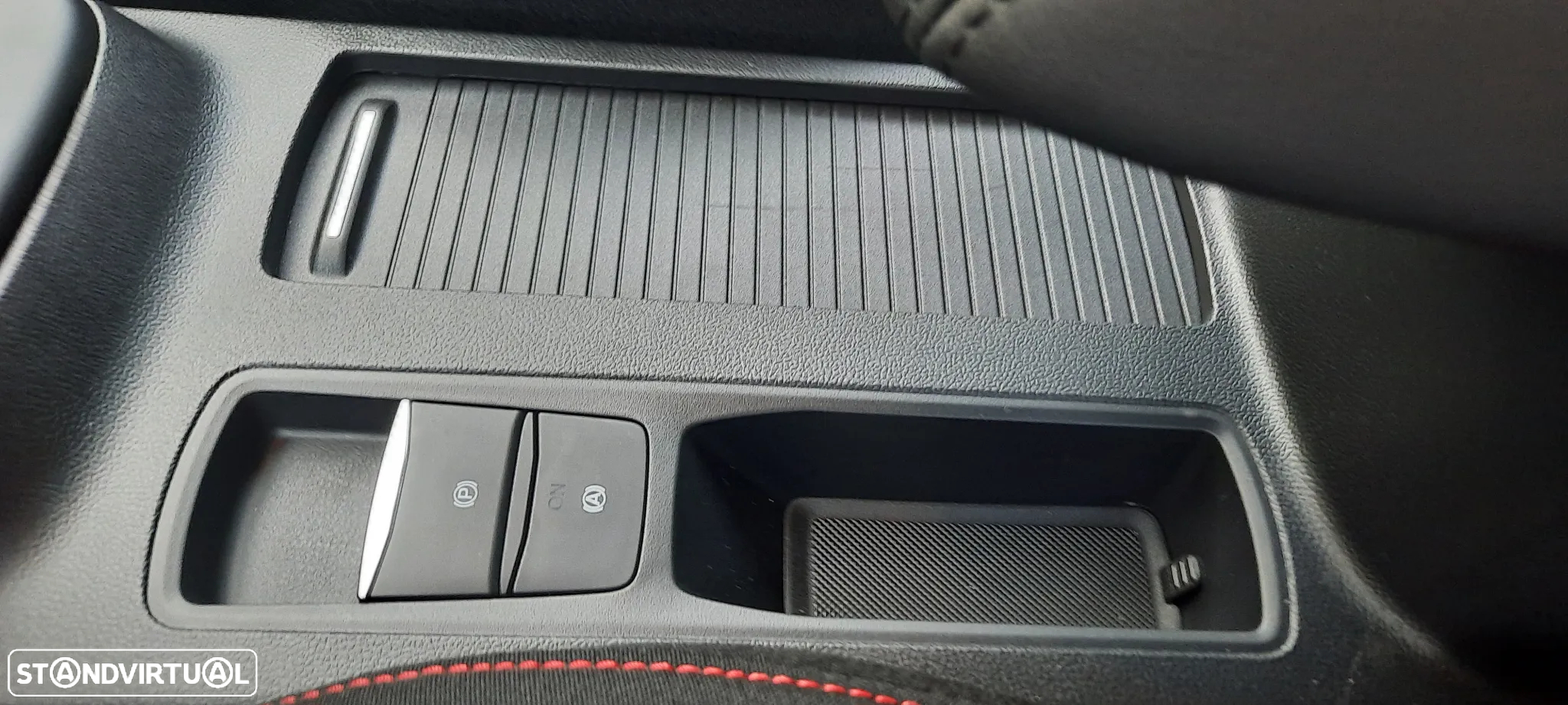 Ford Focus 1.0 EcoBoost MHEV ST-Line - 39