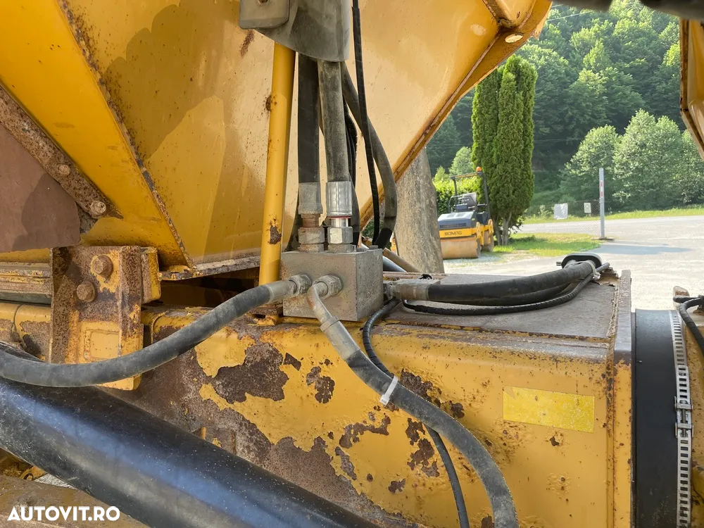 Caterpillar 725 - 16