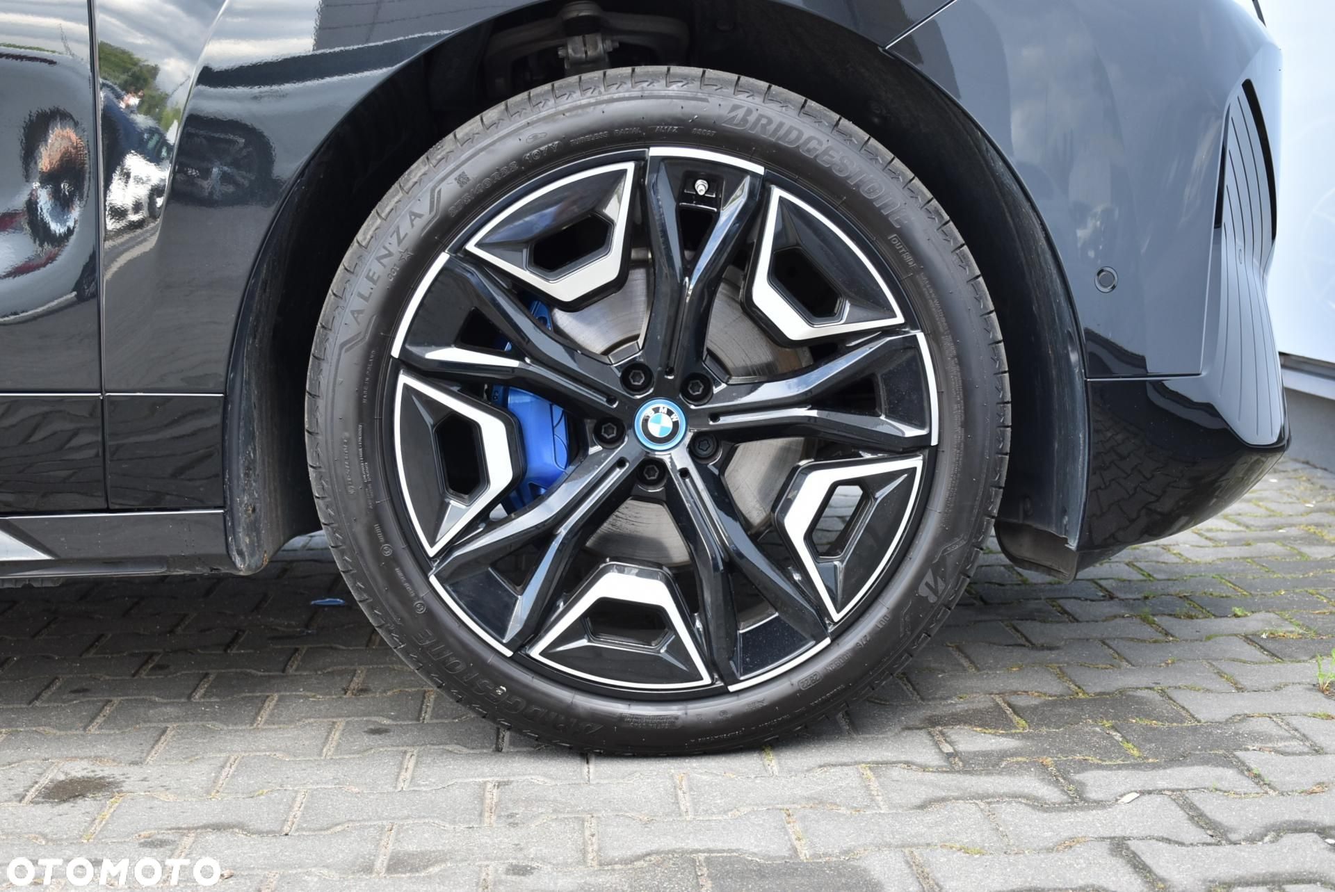 BMW iX - 8