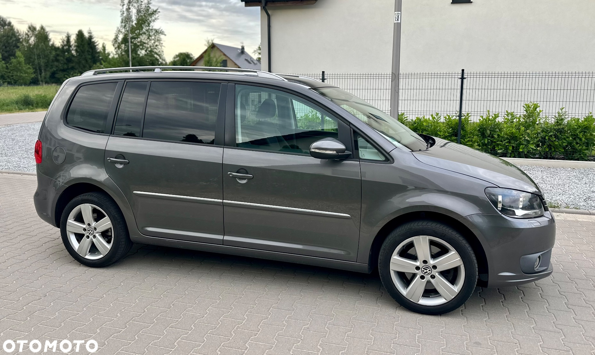 Volkswagen Touran 2.0 TDI DPF BlueMotion Technology Highline - 5
