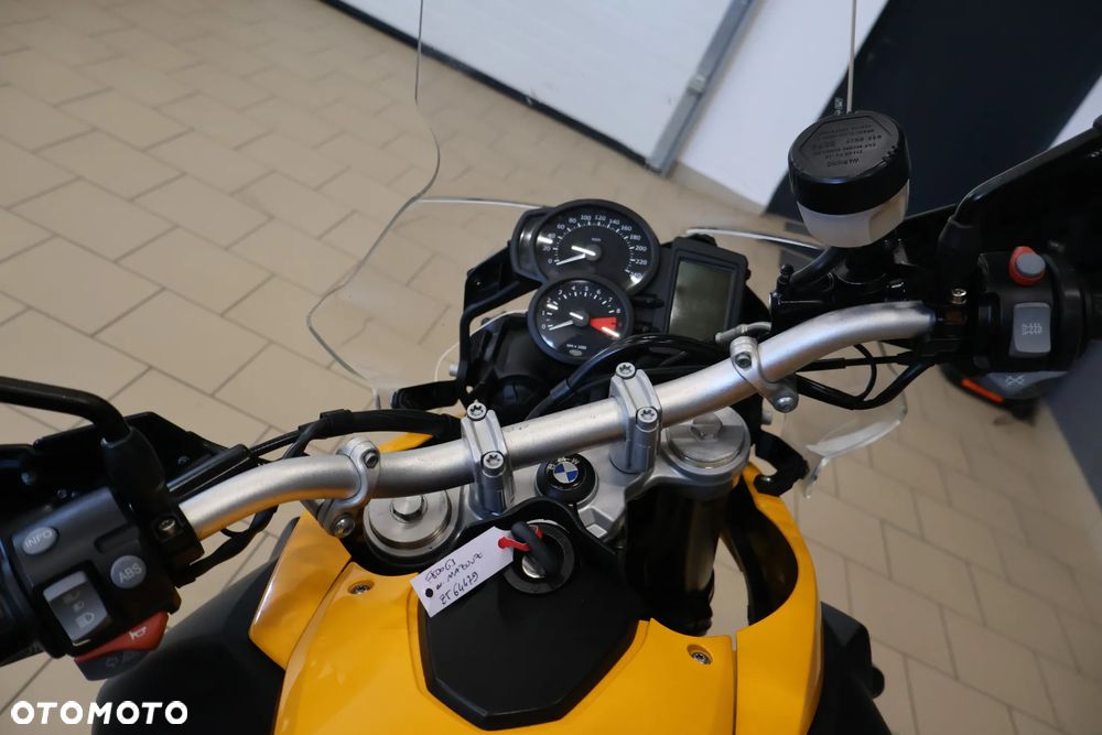 BMW F - 11