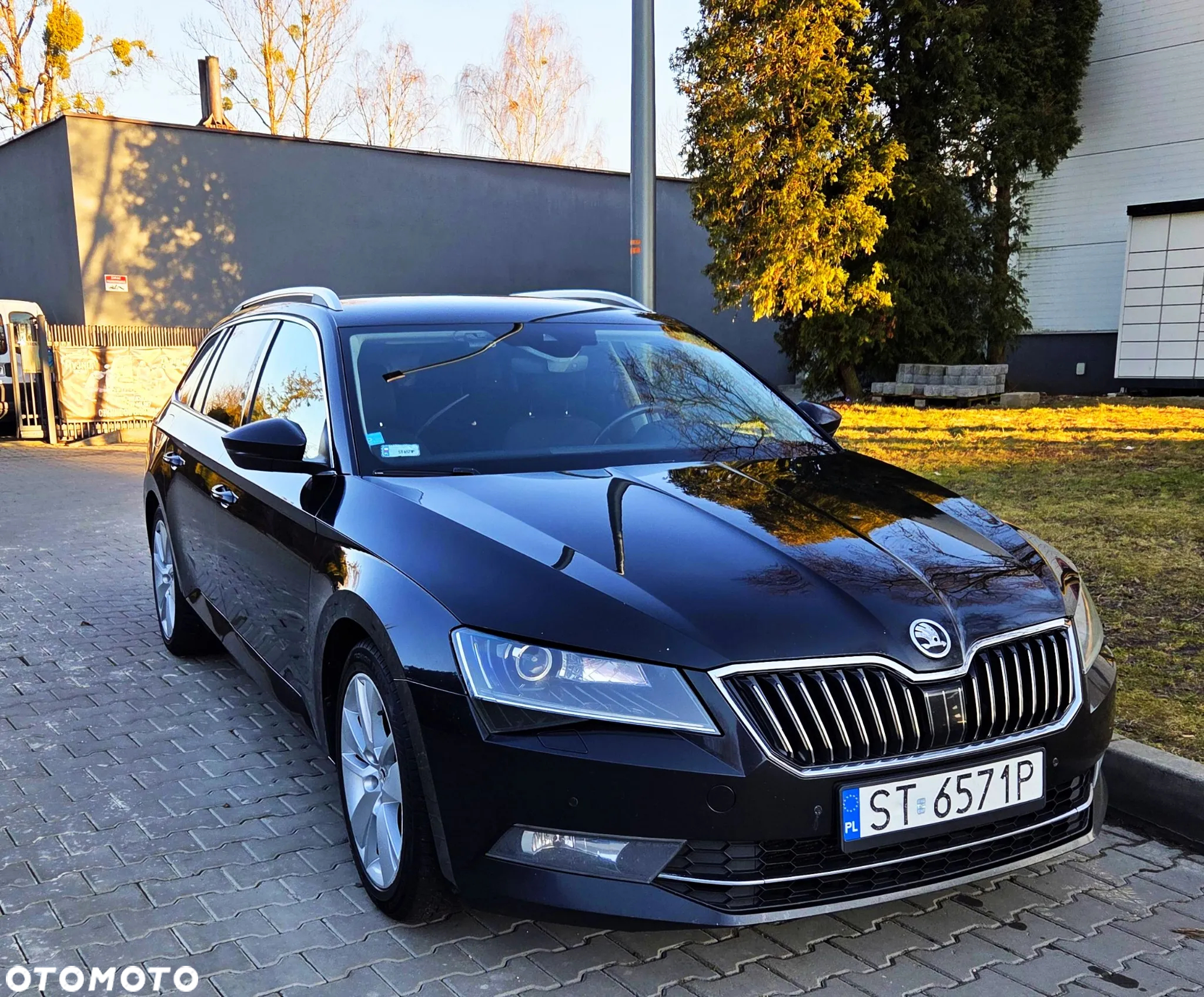 Skoda Superb 2.0 TDI Style DSG - 2