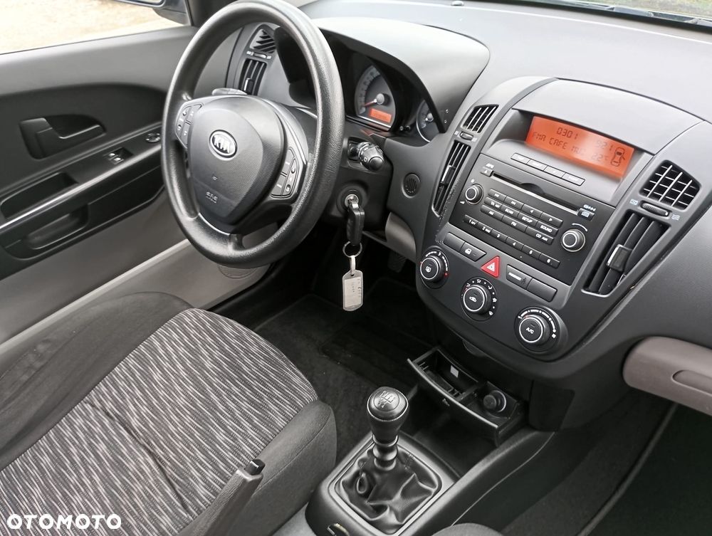 Kia Ceed 1.4 CVVT Attract - 27