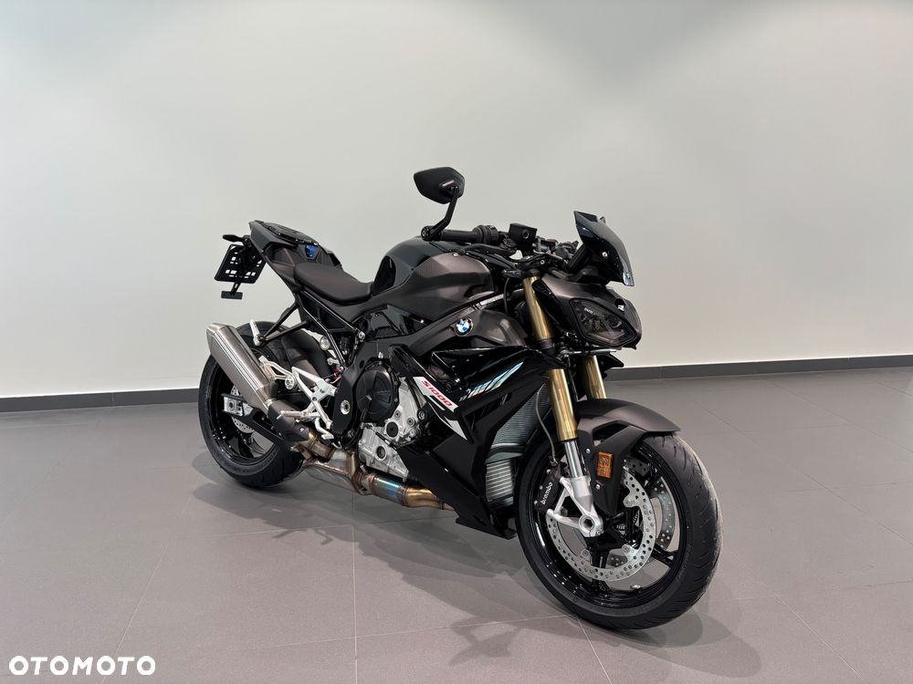 BMW S - 1