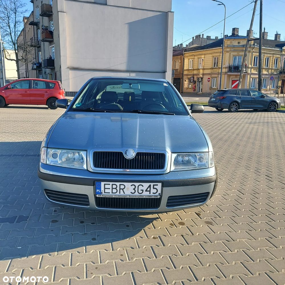 Skoda Octavia 1.6 Ambiente - 4