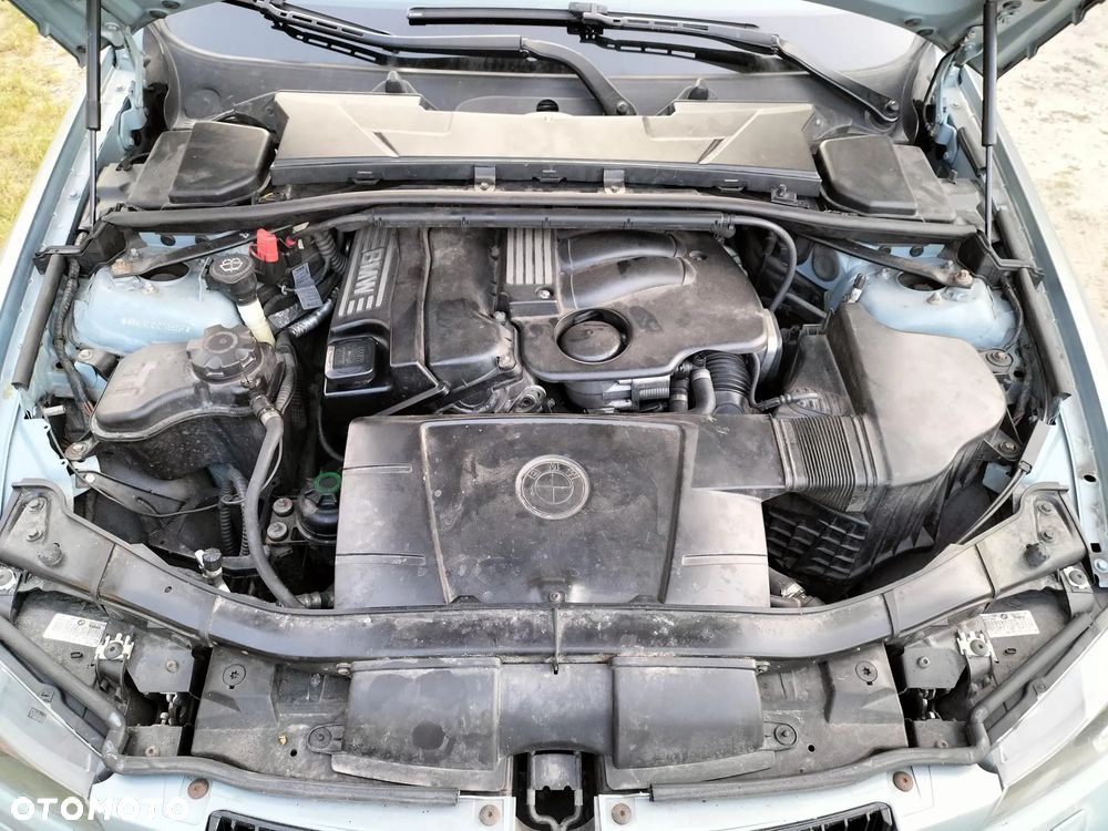 BMW Seria 3 320i - 12
