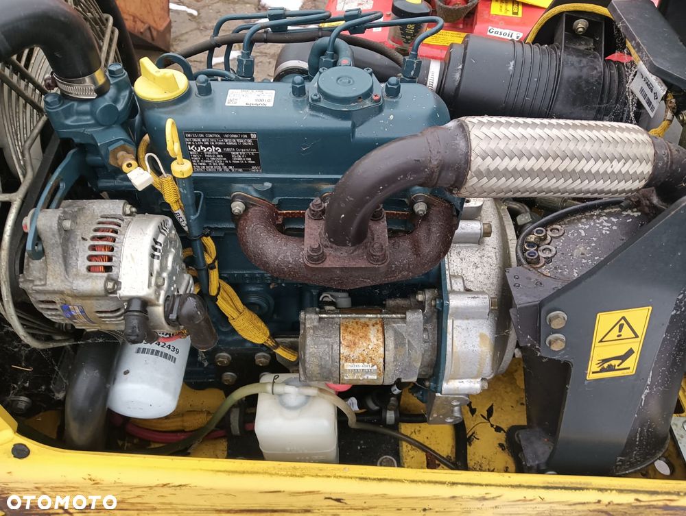 SILNIK Kubota D1005 3cyl 17.5KW/24KM - 1