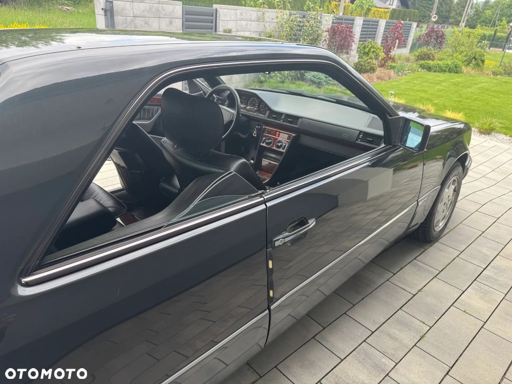 Mercedes-Benz W124 (1984-1993) - 23